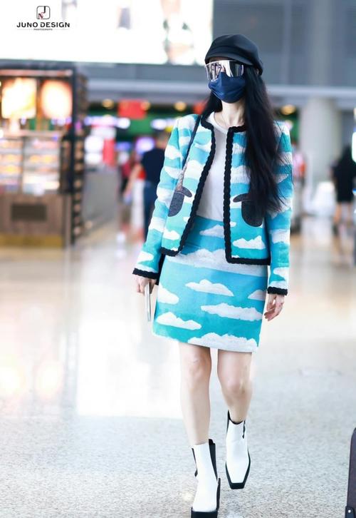 原创范冰冰超美走机场!穿小猫套装白到发光,盖住整张脸颜值都美上天