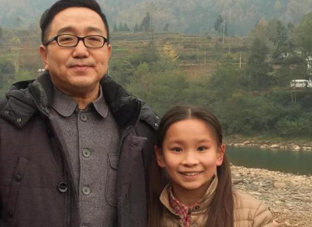 回过神来的郭爸,态度十分坚决,让女儿雅丹和句号必须马上分手.