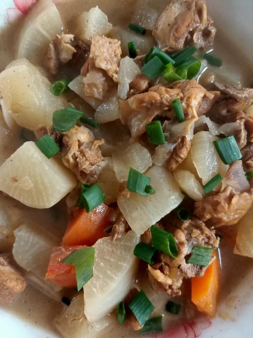 营养午餐,白萝卜炖鸡