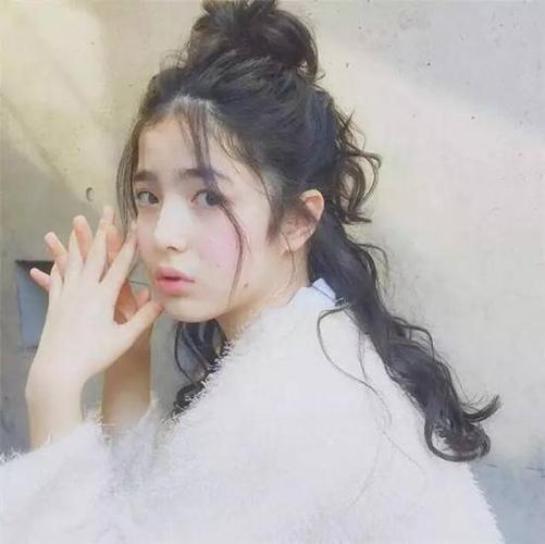 太早熟了吧!这个14岁小萝莉甜过baby美过水原希子