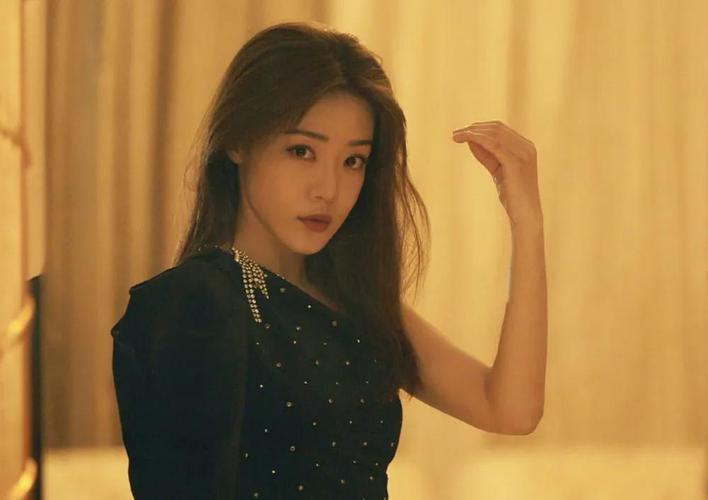 从《爱情公寓》里的小姨妈到如今《扬名立万》里的苏梦蝶,即便在影片