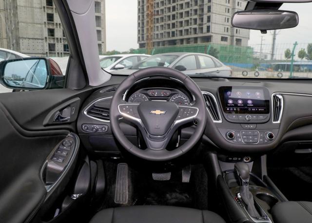 合资是合资,便宜是便宜,但迈锐宝xl内饰的塑料感真的很浓郁