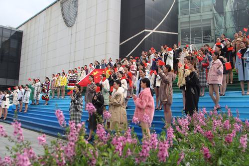 拍一拍周宪中的美篇祖国繁荣昌盛,人民安居乐业.祝福伟大祖国.