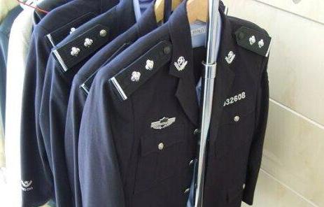 为什么老公安不爱穿警服?_工作服