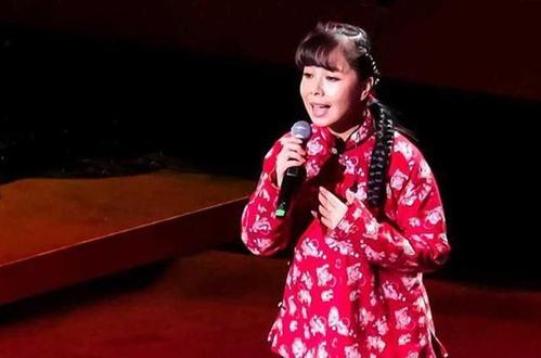 王二妮豪宅曝光,比杨丽萍的还奢华,网友:你这是乔家大院 啊!