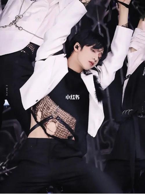 刘耀文criminal舞台_刘耀文_娱乐_明星娱乐资讯