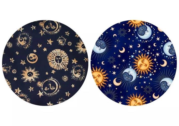 图案,将日月拟人化,分别为太阳月亮添上了五官和装饰,用星辰点缀在