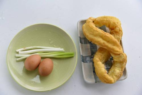 鸡蛋灌油条