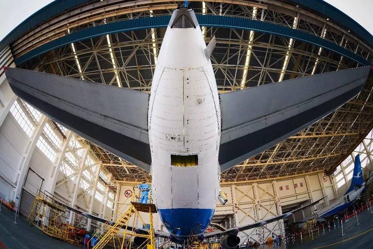 是从精装到毛坯的全过程把飞机"拆光"是为了检查飞机的内外部构造对应