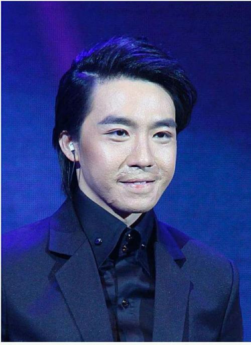 首页 微信文章 私房话  等到俞灏明调整好自己的心态重返娱乐圈的时候