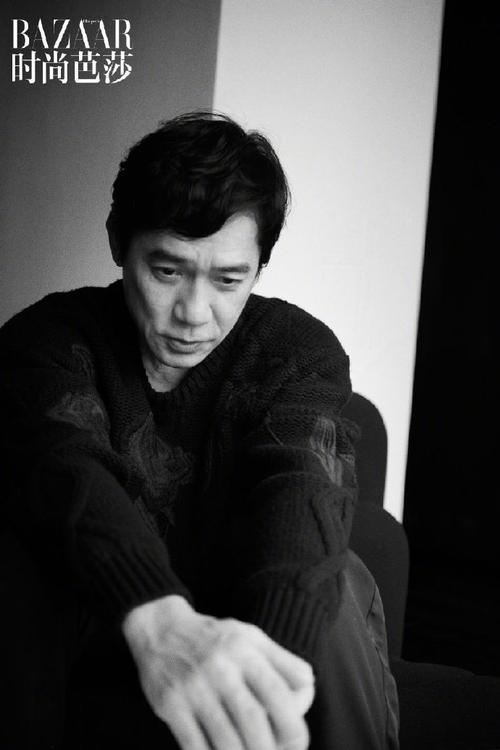 梁朝伟时尚芭莎封面##梁朝伟黑白生活感大片