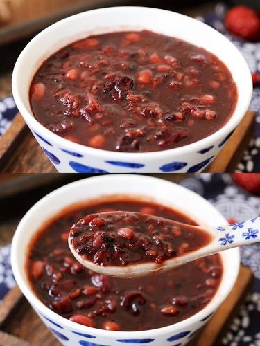 一道美味的五红粥就做好了,香甜软糯,营养又美味,好吃易做,你也赶紧