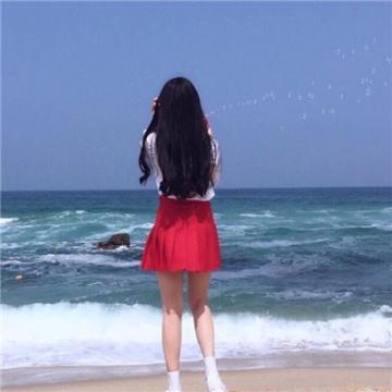 2020女生长发披肩头像背影唯美海边图片 老婆永远比面子更重要