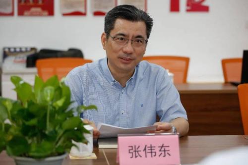 亭林镇党委书记张伟东出席调研座谈会