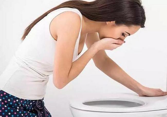 恶心呕吐是常见副作用注:溴隐亭常见的副作用就是恶心,呕吐,头痛