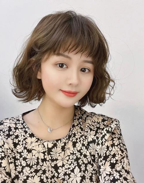 5月精选时尚发型17款,无论长短都很美,爱美女性都在剪