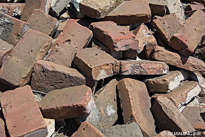 堆砌的砖头