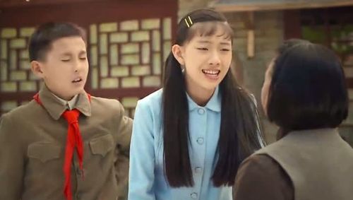 《小草青青》第37,38集 剧情介绍 主演:于震,王茜华,戴笑盈,刘钧