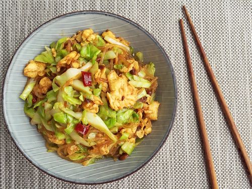 包菜粉丝炒鸡蛋