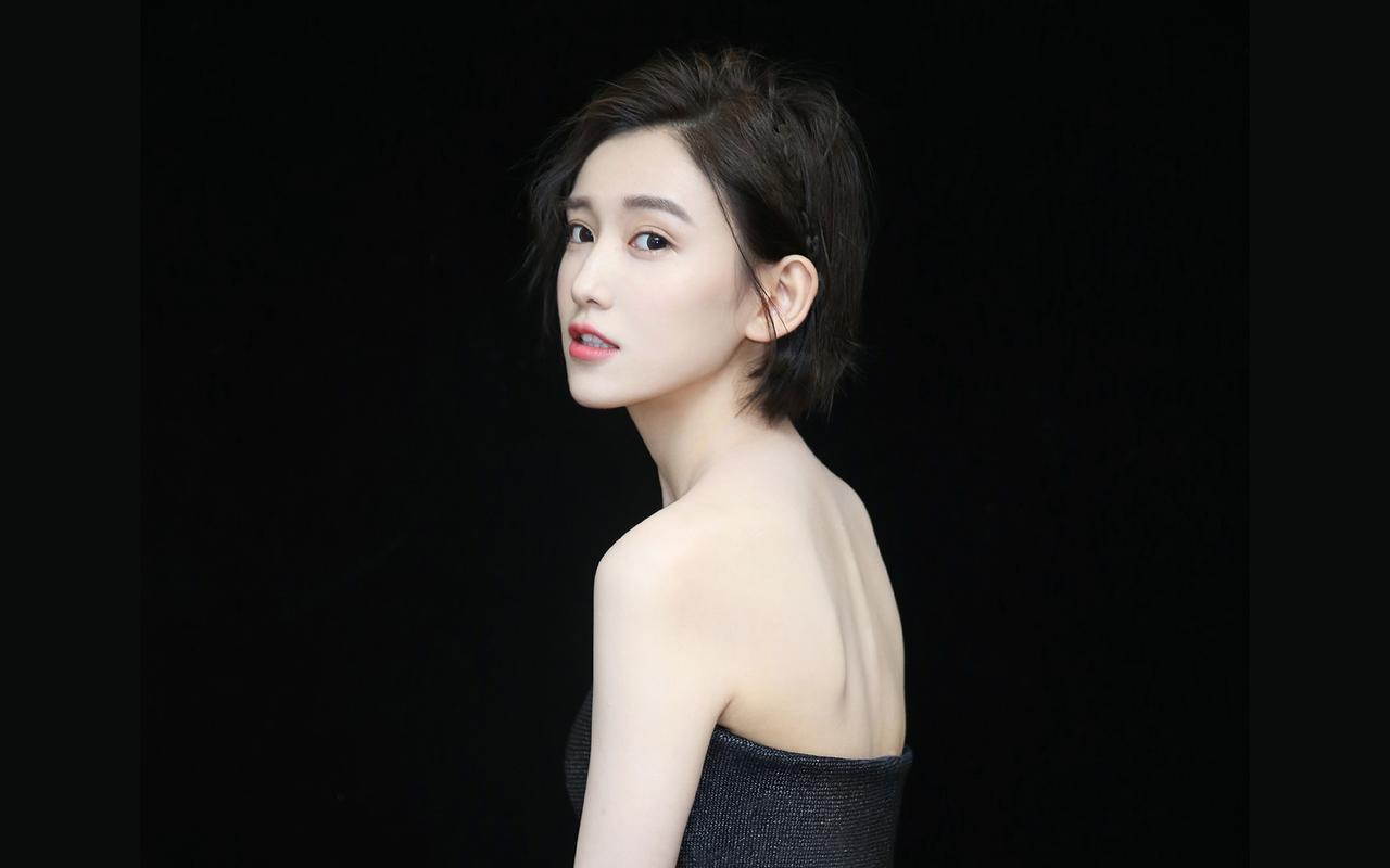 李沐宸性感靓丽写真桌面壁纸