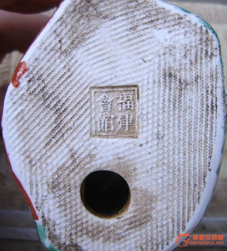 福建会馆粉彩佛像