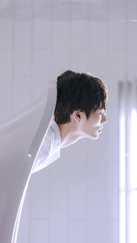 林彦俊//《刚好的伤口》宣传图//自修6p