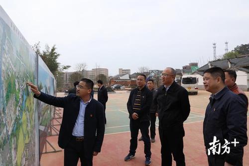 南雄市委书记王碧安,张英宏陪同调研.