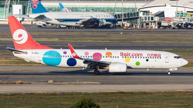 九元航空的737客机机翼没有脱落这是备降后放出的滑梯