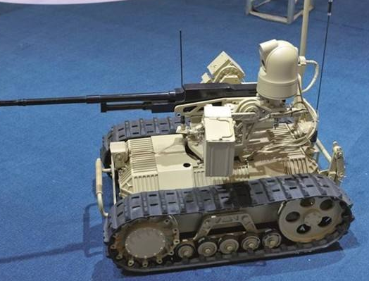 中国军工取得重大成就,无人战车正式服役,外形小巧但杀伤力惊人