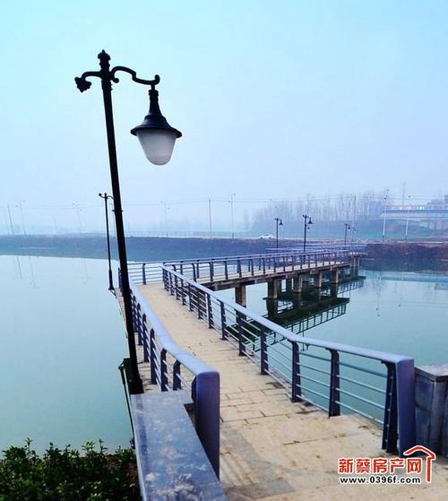 新蔡县东湖公园人美景更美