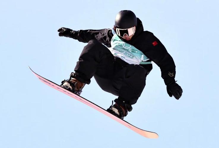 单跳最高分小栓子苏翊鸣晋级单板滑雪男子大跳台决赛