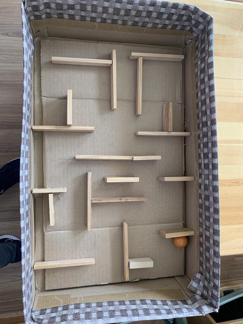 玩转纸箱——大二班特色环境展示