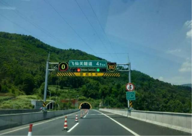 g4218雅康高速g318飞仙关隧道,进入藏区第一咽喉,做好