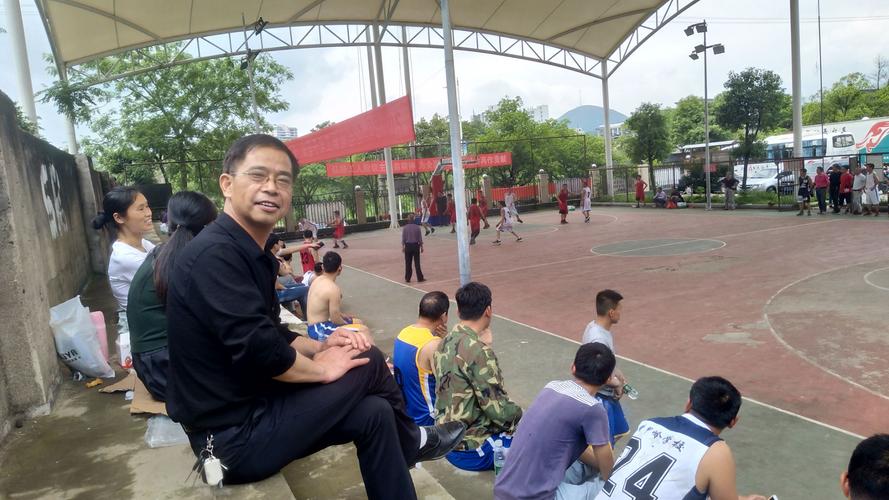 铿锵玫瑰——江永二中气排球队