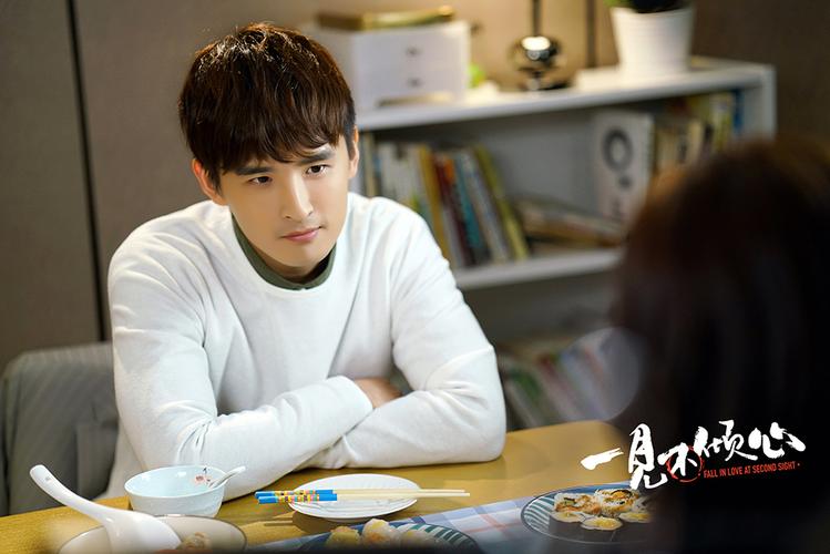 张远新剧首曝片花 化身儒雅痴情医生