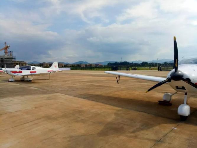 新昌万丰航空小镇正式开园 自主研发飞机成功首飞!