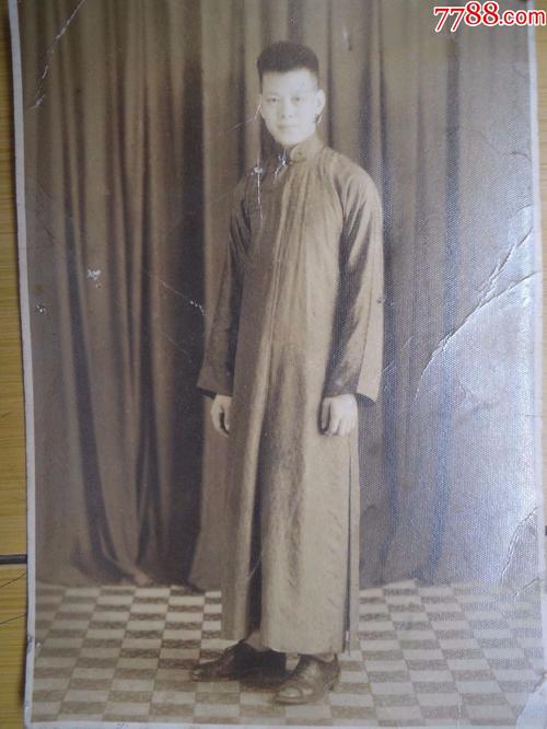 民国男子穿长袍的全身照_老照片_老张家杂货店【7788