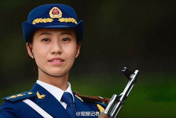 三军仪仗队美女队长曝光:曾因身高错过大阅兵