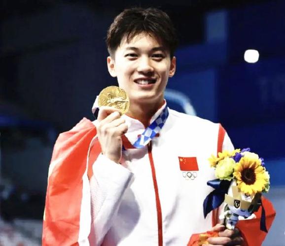 中国游泳健将高富帅汪顺颜值在线技术一流穿搭更是一绝