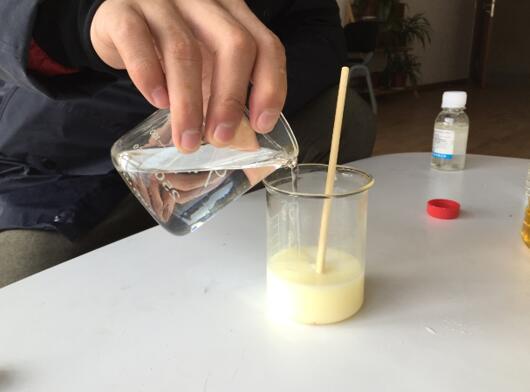 求证|网上流传在家10分钟就能自制护手霜?