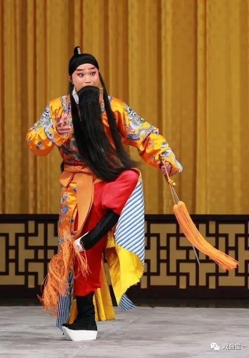 表现挣扎的如《刺汤》的汤勤.