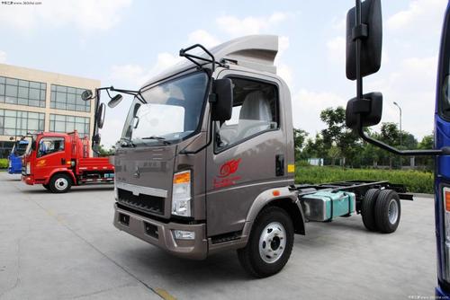 中国重汽howo 悍将 113马力 3360轴距轻卡底盘(宽体)