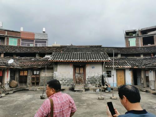 其它 诏安记——郭义将军故乡行 写美篇官陂土楼有个特点,楼正门前有