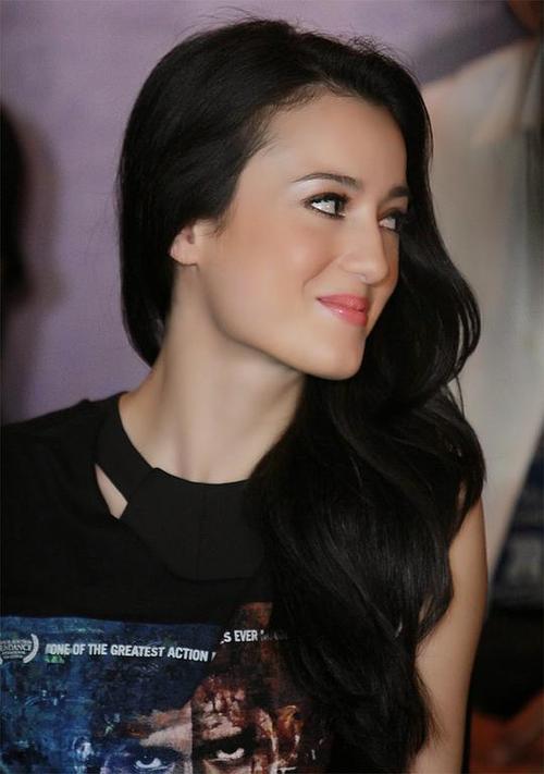 朱莉·埃斯特尔 julie estelle的图片