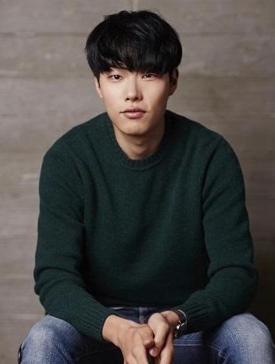 金正焕 演员 柳俊烈