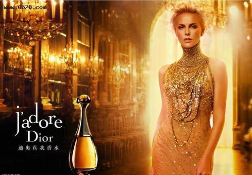 塞隆的代言给人一种无形的暗示:拥有这款香水,你也会散发出这样高贵