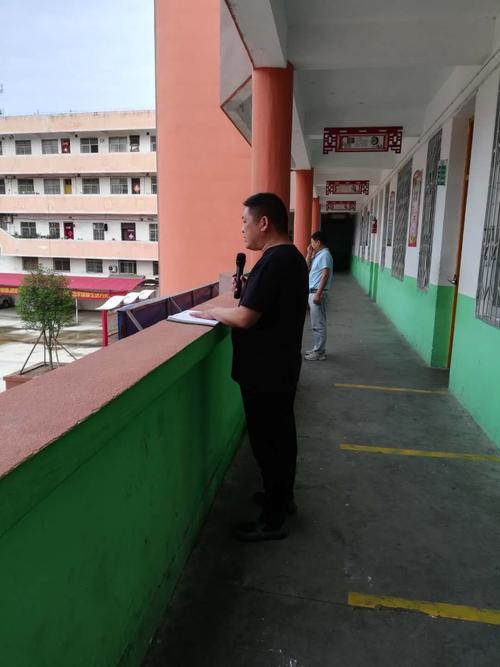 石佛中学端午节放假安排暨防溺水升旗仪式