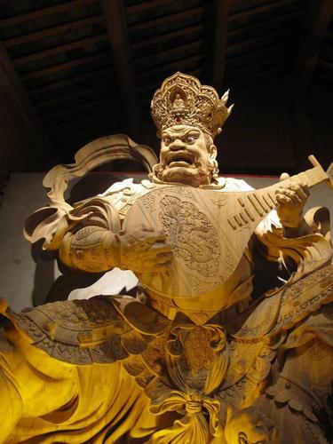 1,东方持国天王四大天王,是佛教的护法神,又称护世四天尊王,分别护持