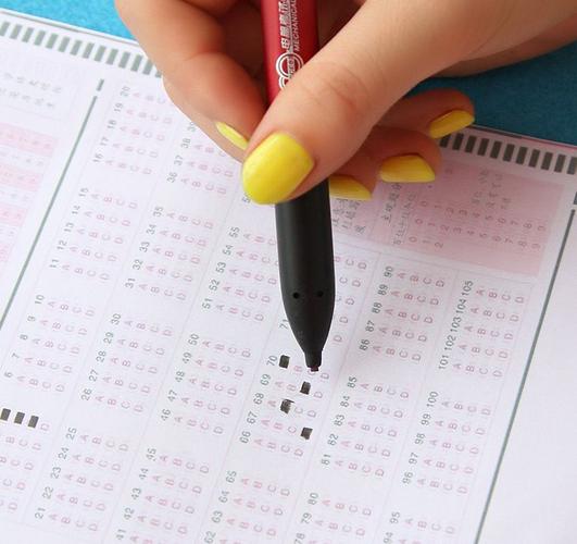 为什么要规定使用2b的铅笔来涂答题卡呢?