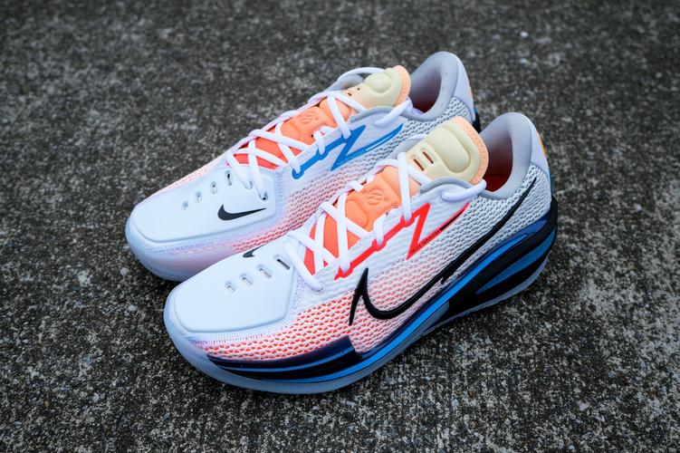 nike air zoom gt cut 新色登场,或将成为2021 最佳实战篮球鞋?